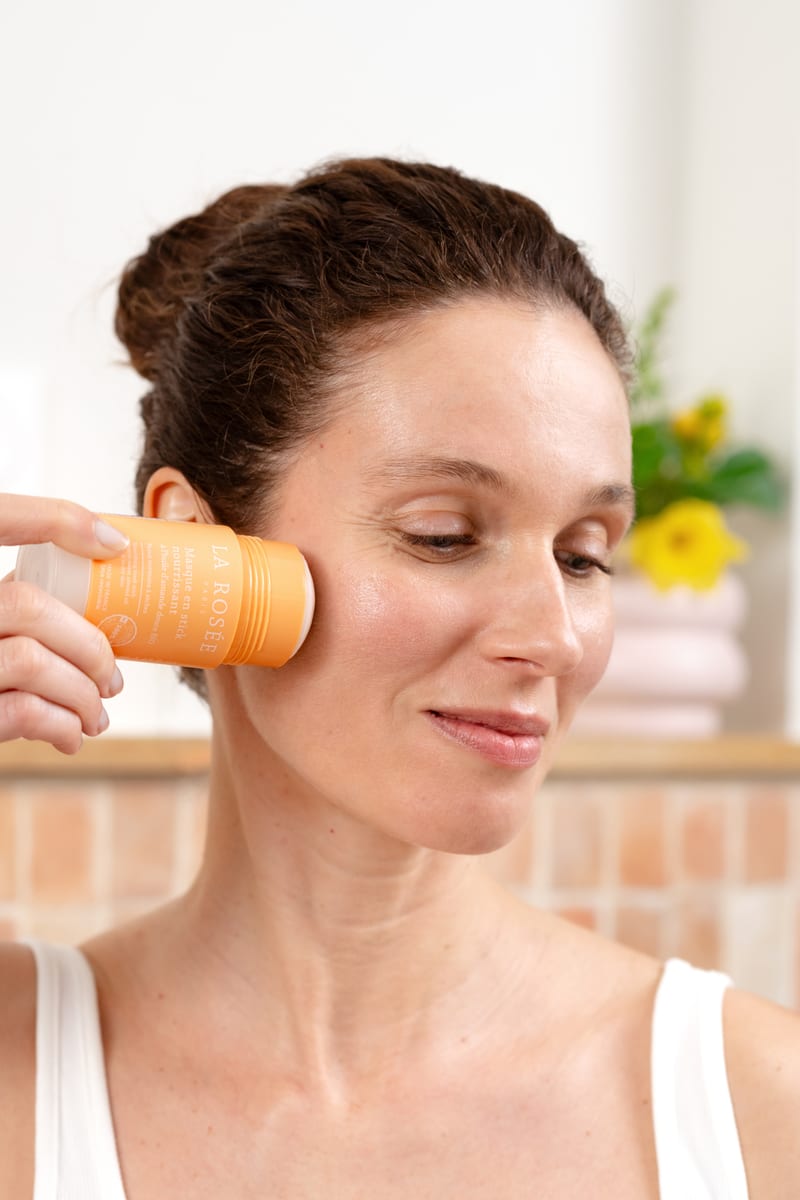 Organik Tatlı Badem Yağı İçeren Besleyici Stik Maske - 3